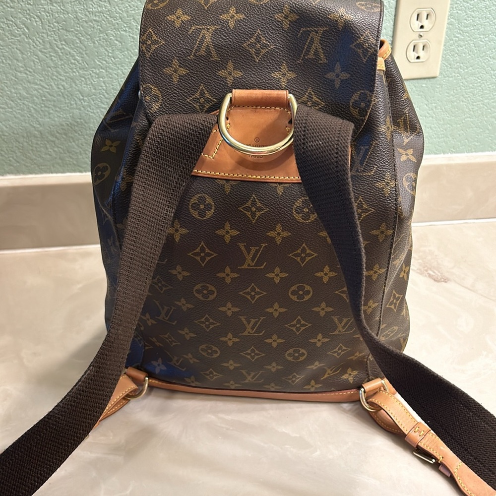 LV Montsouris backpack - Picture 7 of 13